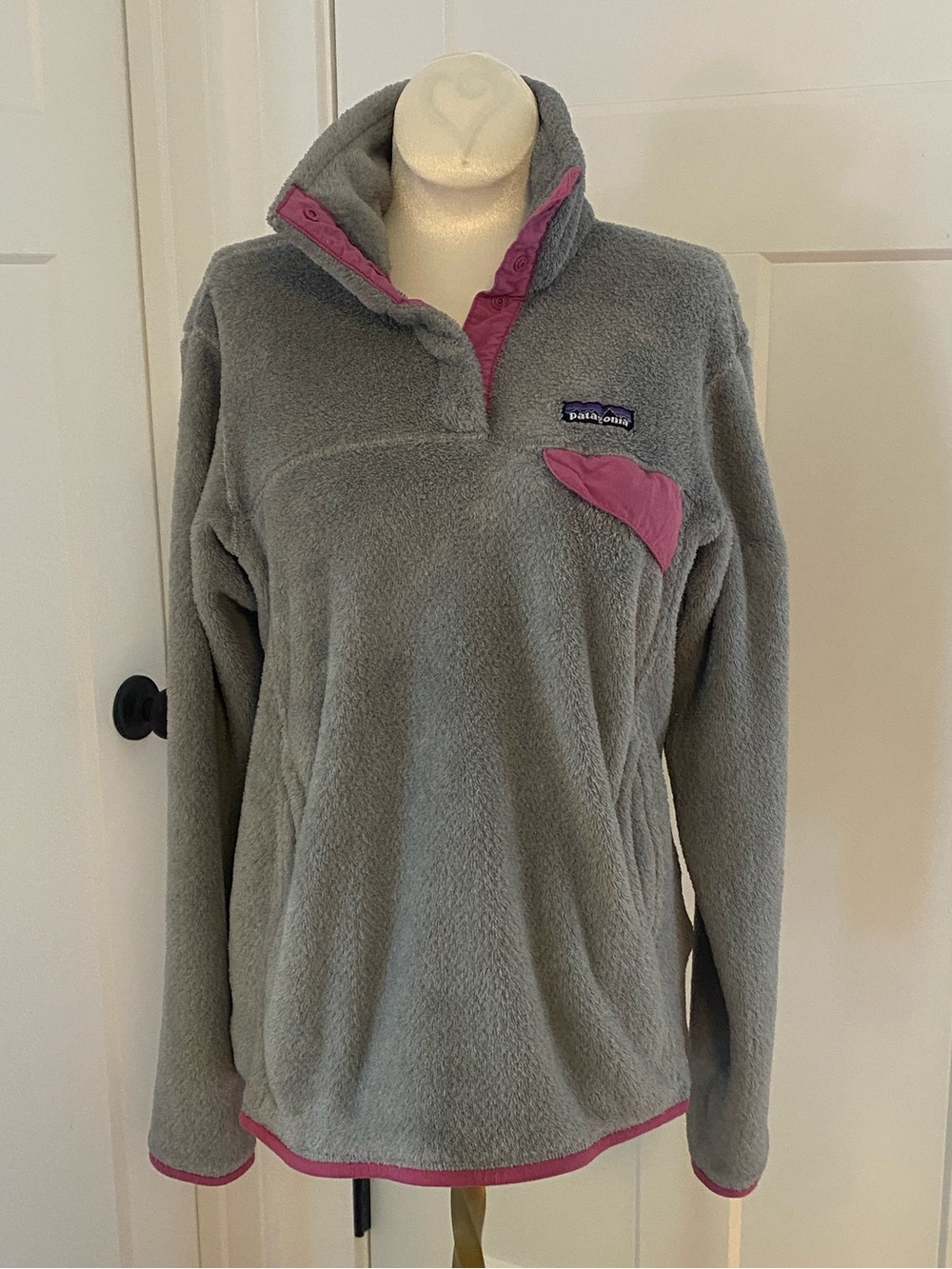 Patagonia Women's Gray Snap-T Fleece Pullover with Pink Trim Womens medium